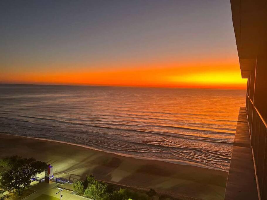 The Esplanade Sea View Appartement Gold Coast Buitenkant foto